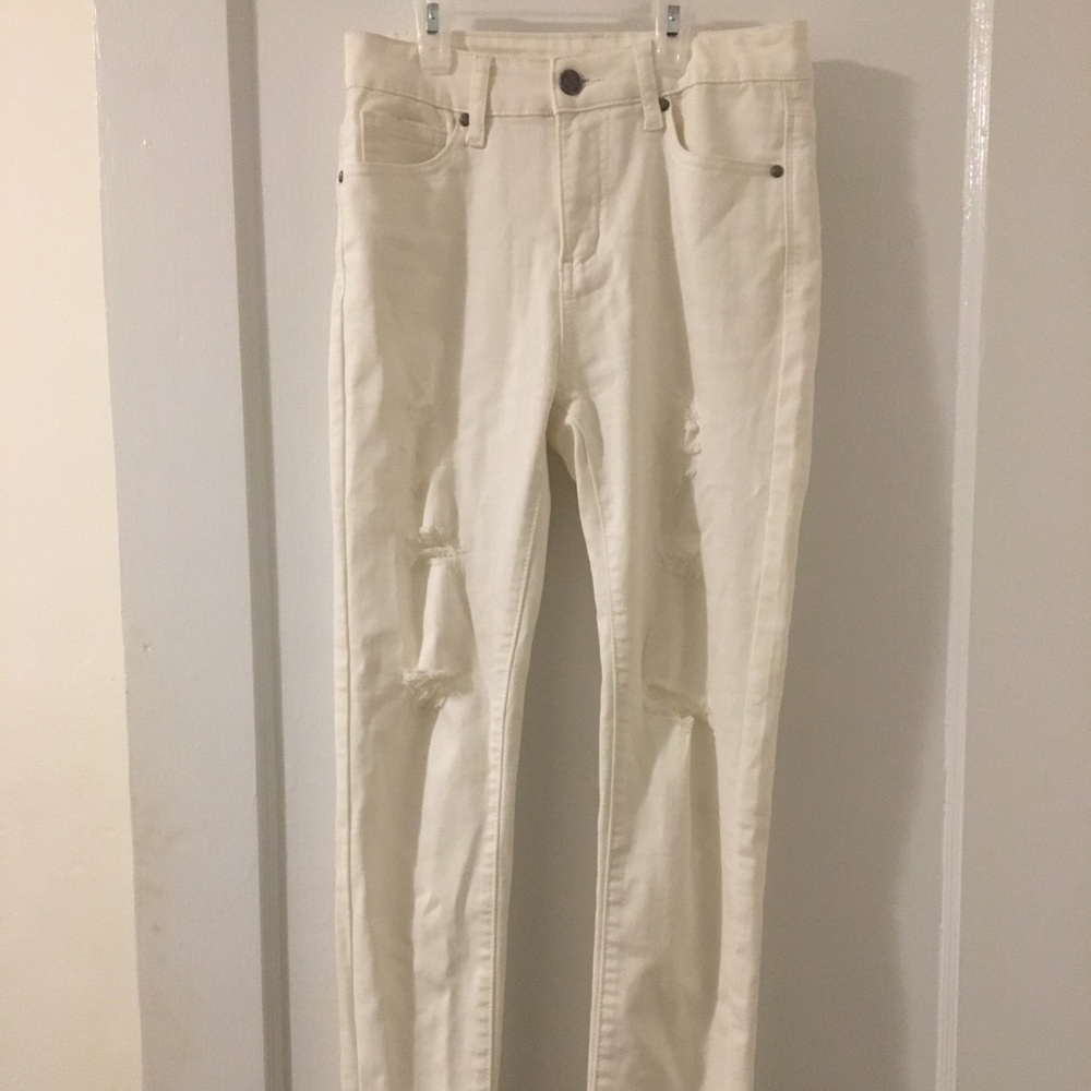 Never worn white distressed jeans